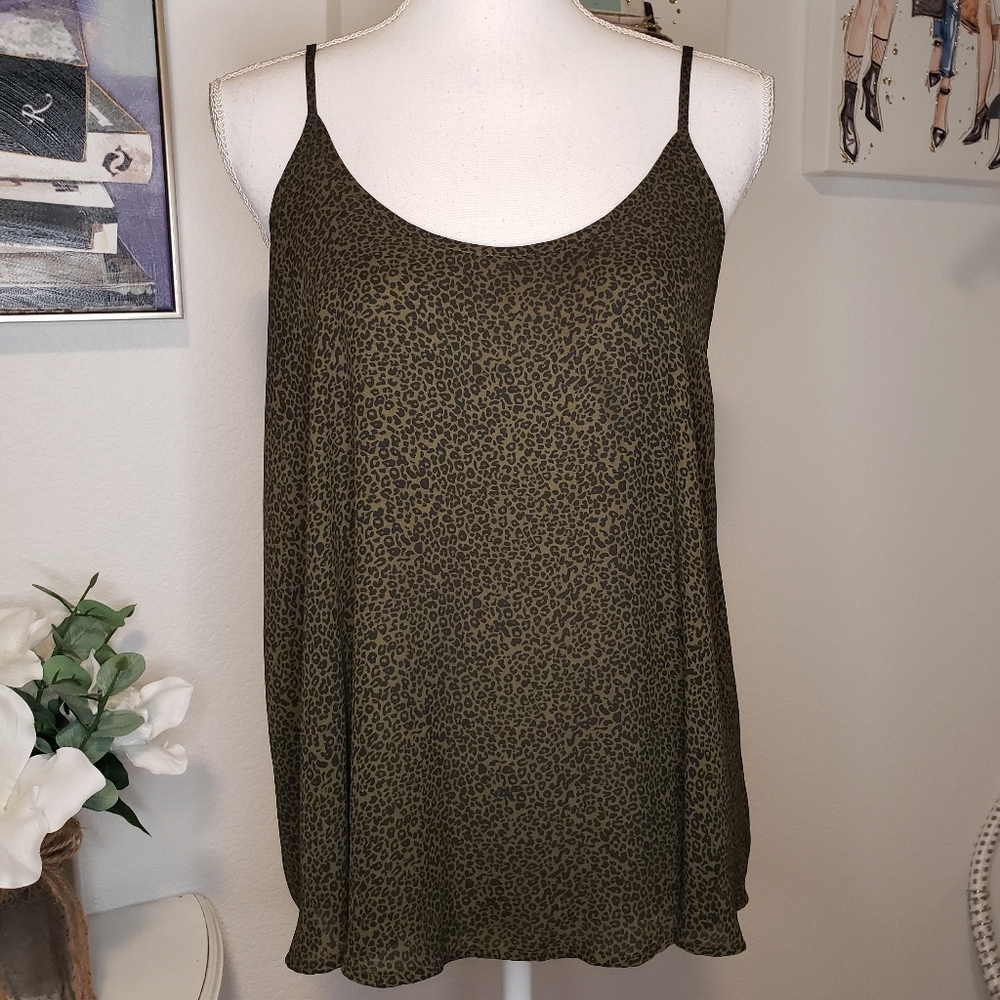 ** FINAL PRICE ** Spaghetti Strap Flowy Top